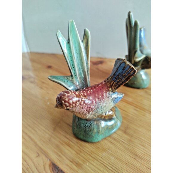 Vintage Ceramic set of two Hand Painted Bird Figurines 4" Tall - Picture 4 of 16